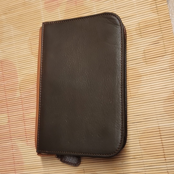 Gucci Vintage Brown Leather Structured Pouch - Picture 8 of 12